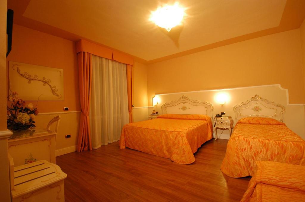Hotel Confine Colà Rum bild